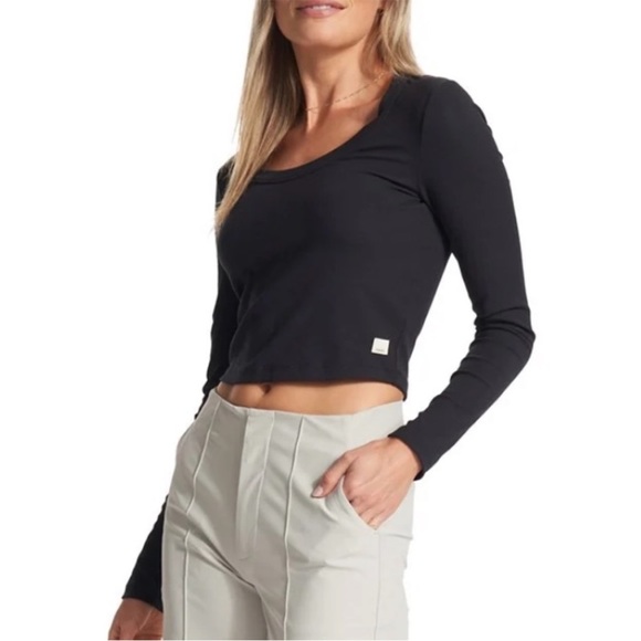 Vuori Tops - BNWOT vuori black long sleeve xs
